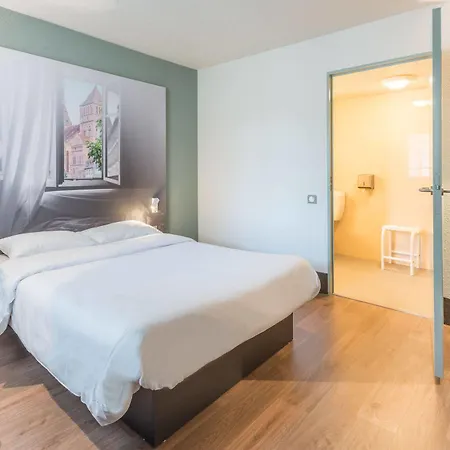 Moulins Hotel 2*